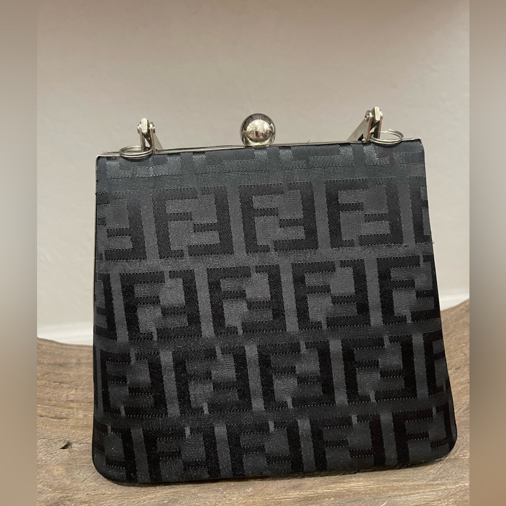 Women black and silver clutch bag  so beautiful in excellent condition - Picture 2 of 8